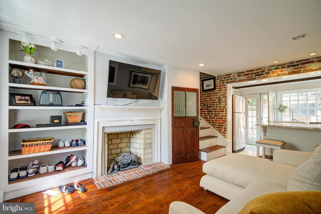 Primary Photo - 229 S Jessup St
