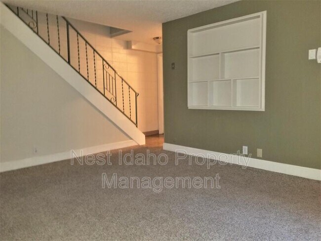 Foto del edificio - 884 S Curtis Rd