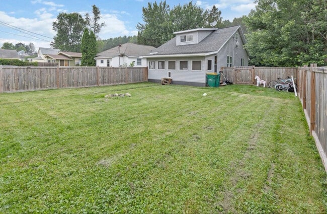 Building Photo - 306 Ekman Ave