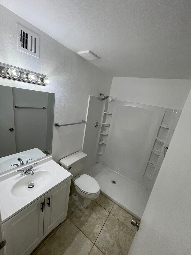 Building Photo - 6316 N 47th Ave