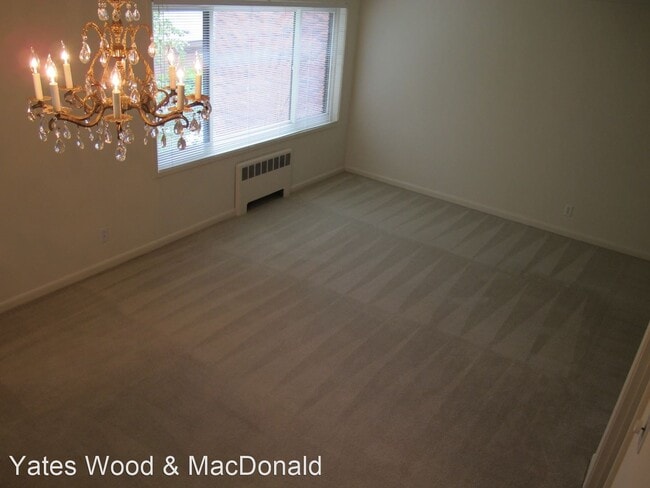 Building Photo - 1206 Queen Anne Ave N