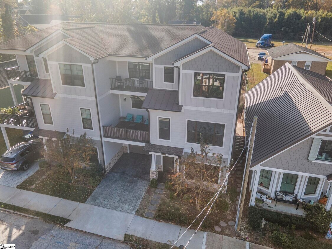 Foto principal - 105 McCall St