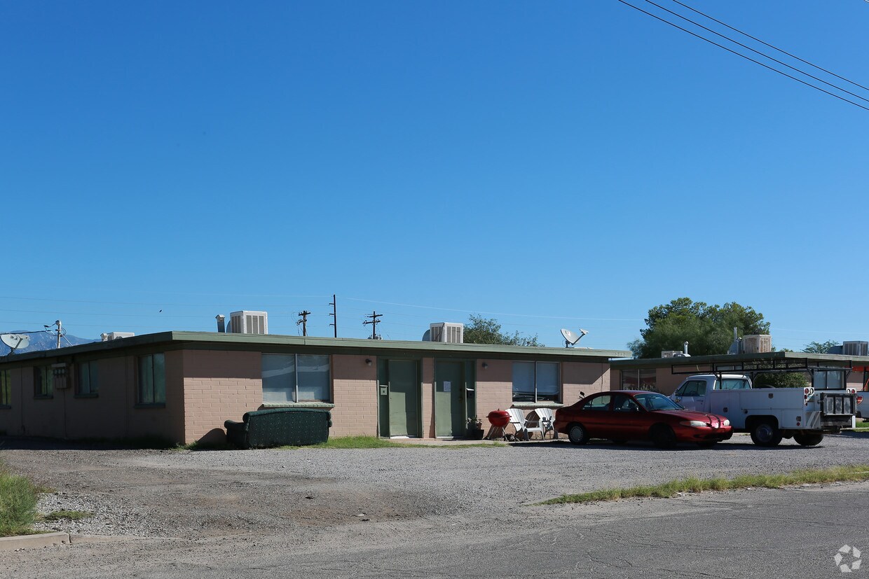Building Photo - 5757 E 23rd St