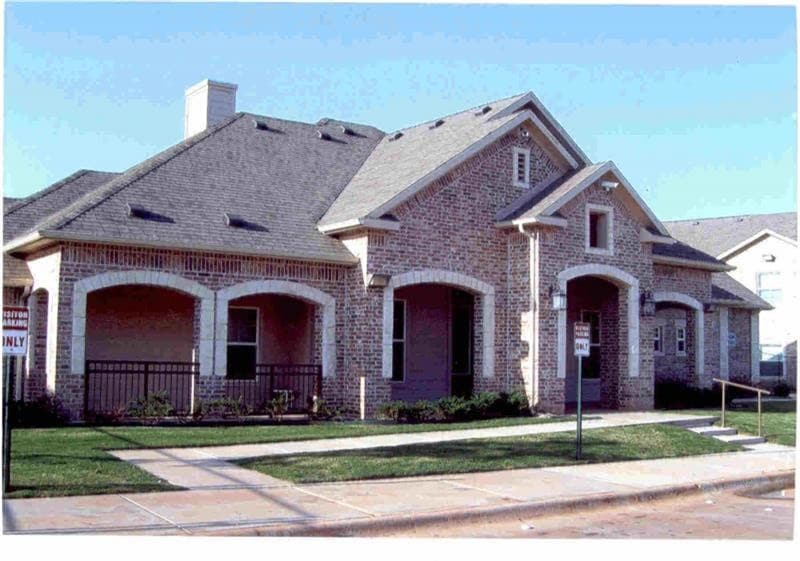 Primary Photo - 901 Airport Dr