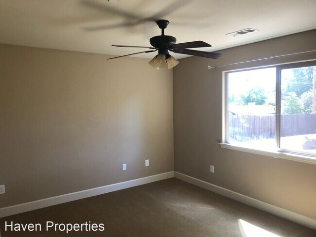 Foto del edificio - 3 br, 2 bath House - 22615 J St.