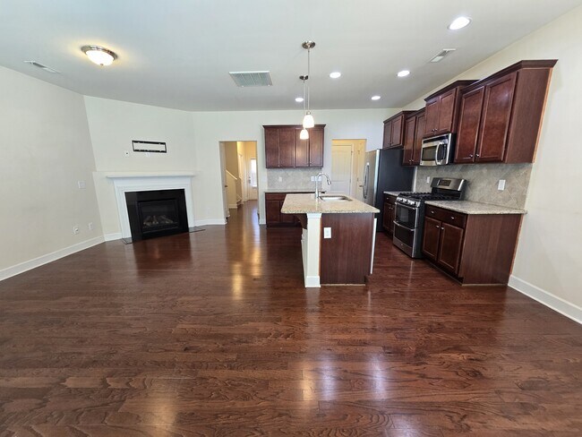 Building Photo - 4014 Canterwood Dr