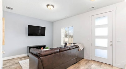 Building Photo - 1812 W Irini Ln