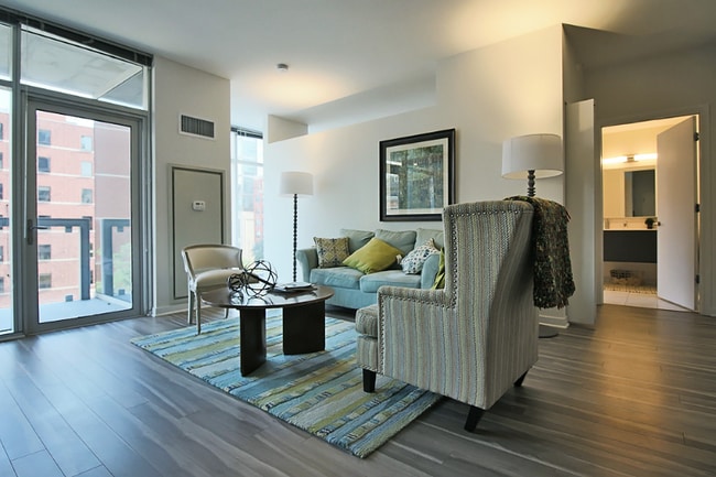 Photo - 798 N La Salle St Apartment