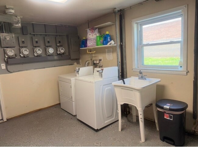 Foto del edificio - 18446 Torrence Ave