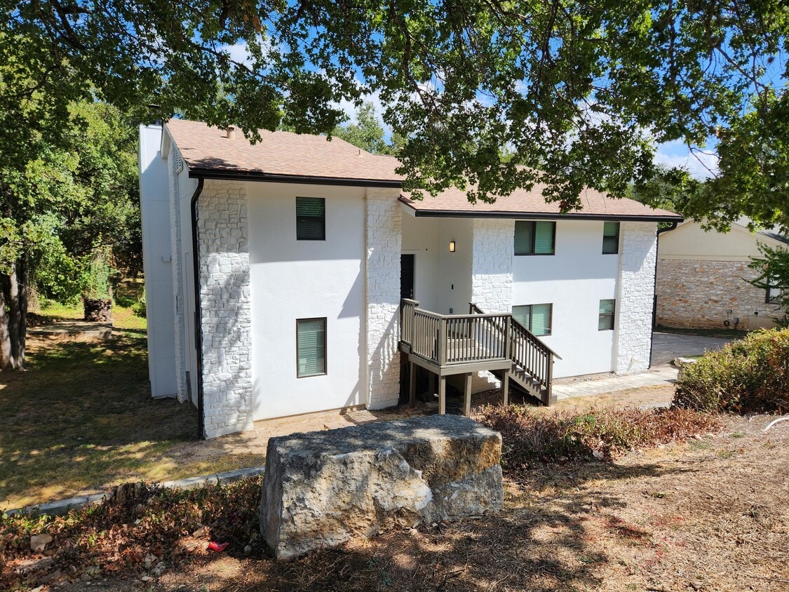 Foto principal - 2010 Mistywood Dr