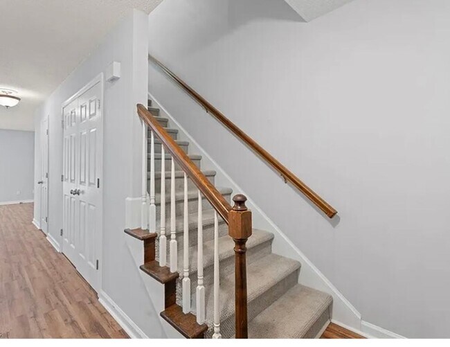 Foto del edificio - Renovated luxury townhome Greens Crossing,...