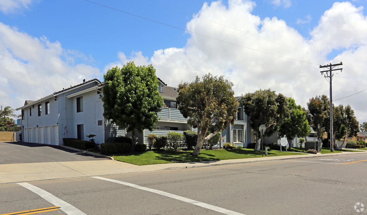 Primary Photo - Cape Cod Senior Villas (55+ Senior Community)