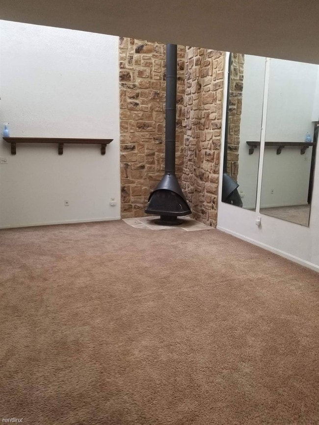 Foto del edificio - 634 Cedar Ridge Ln