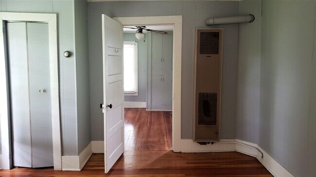 Foto del edificio - 2 Br 1 BA Cottage