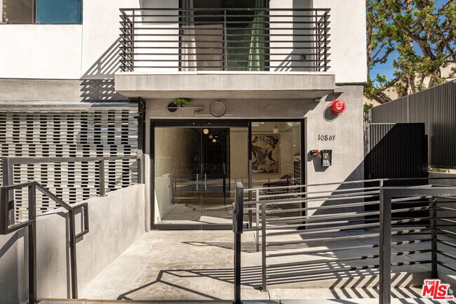 Foto del edificio - 10867 Fruitland Dr