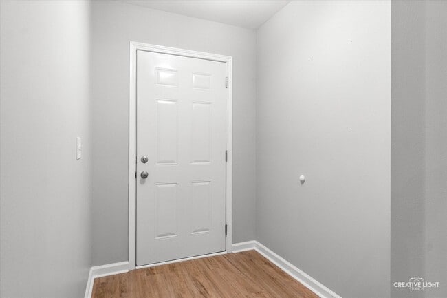 Building Photo - 1260 Oak Grove Ct