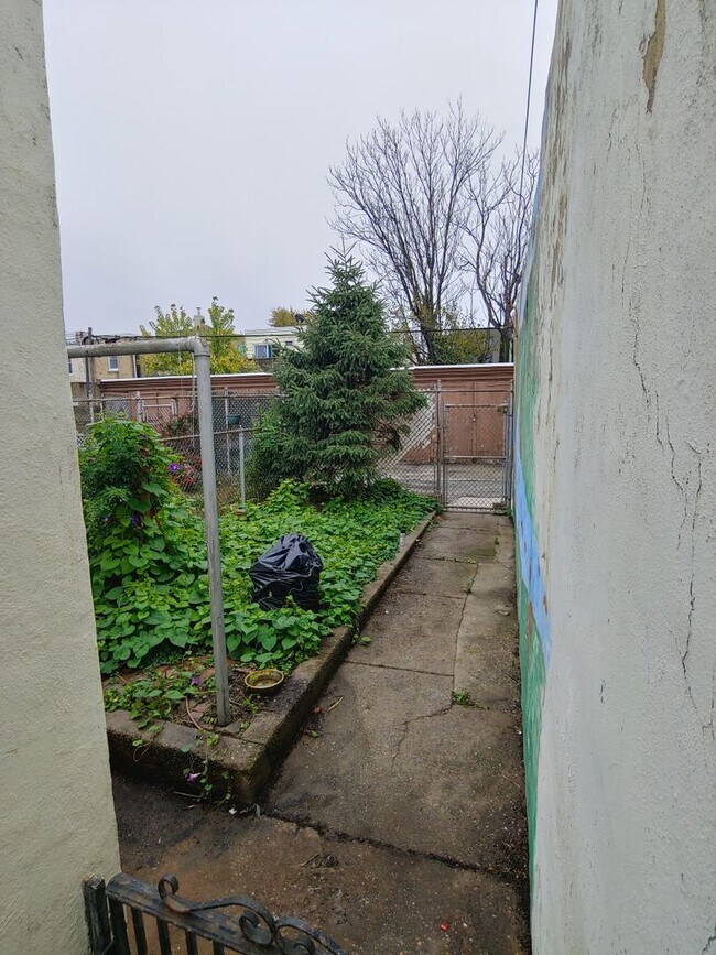 Foto del edificio - Port Richmond-2 bedroom home