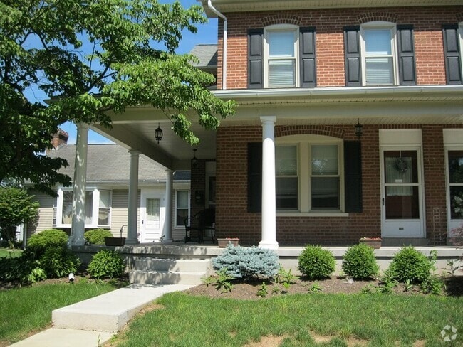 Building Photo - 405 Maple Ave