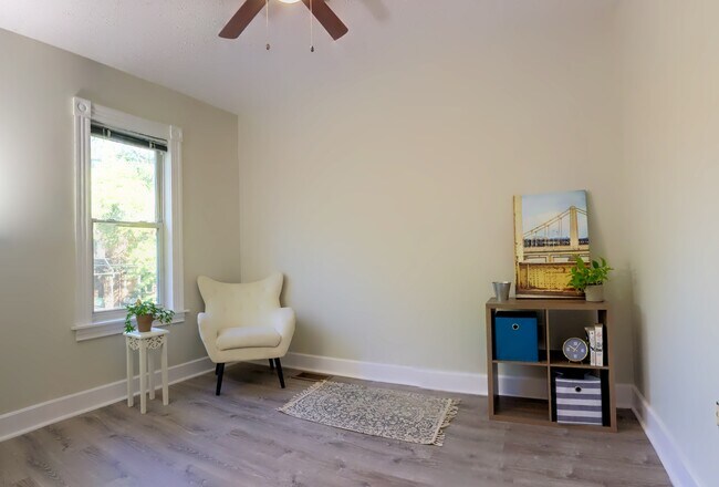 Building Photo - 557 Mifflin Ave