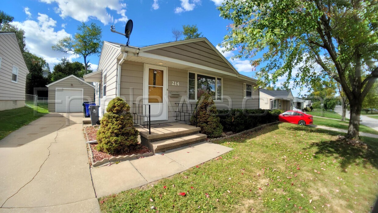 Foto principal - 214 24th St NW