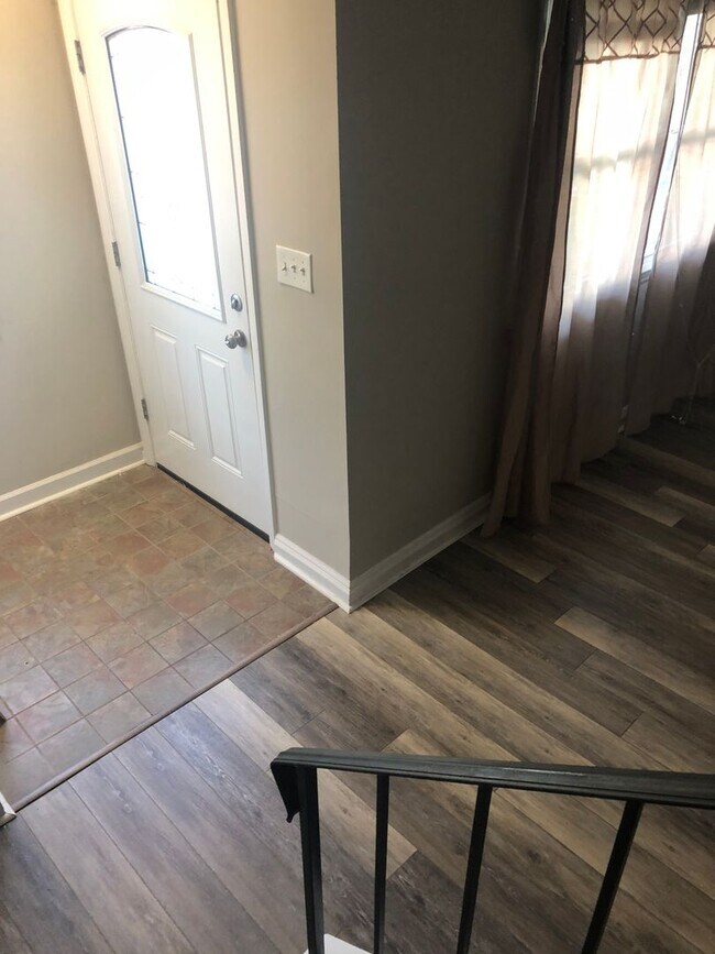 Building Photo - Fully Renovated Townhome in Cherry Hill Manor