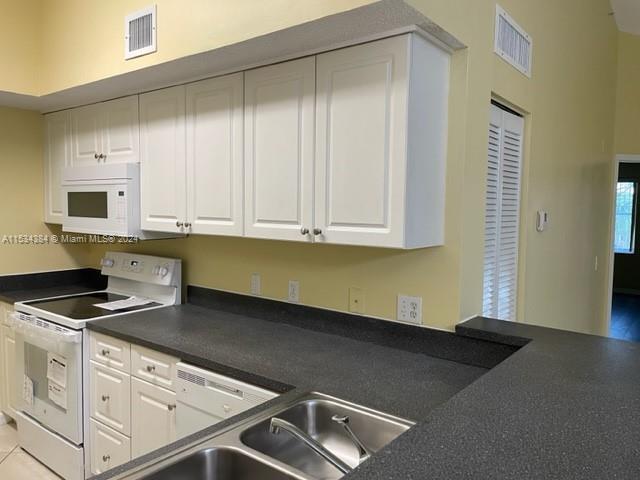 Foto del edificio - 9645 NW 1st Ct