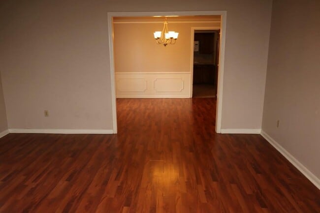 Building Photo - 6907 Dartford Ct
