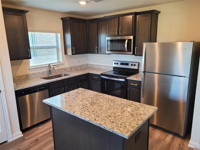 Building Photo - 153 Switchback Hl Rd