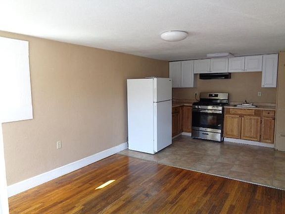 Building Photo - single family home
