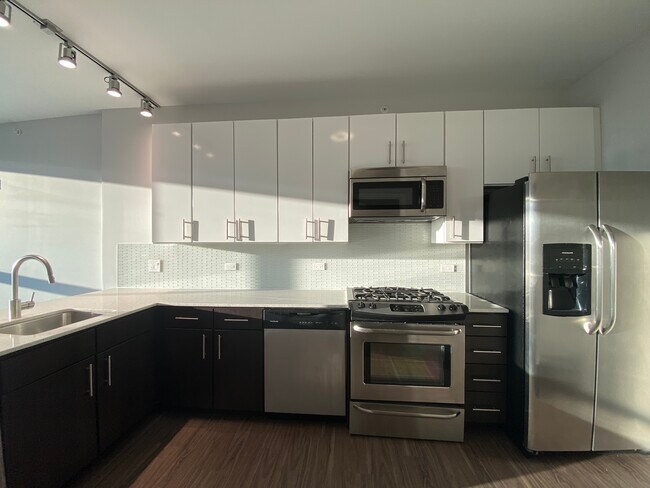 Foto del edificio - 800 W Adams St