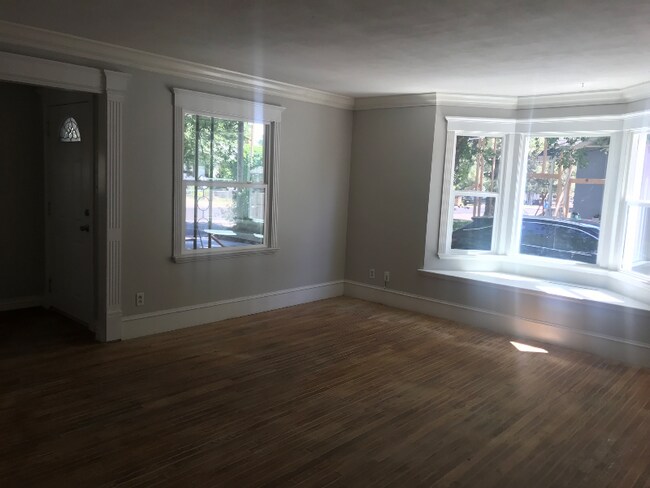 Building Photo - 525 N 300 E