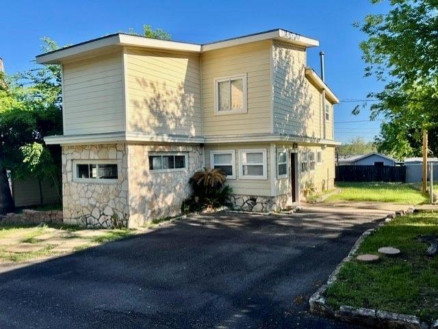 Foto principal - 17112 Rocky Ridge Rd
