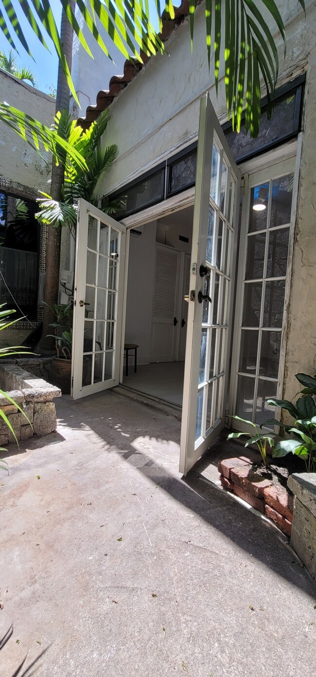 Foto del edificio - 1245 Obispo Ave
