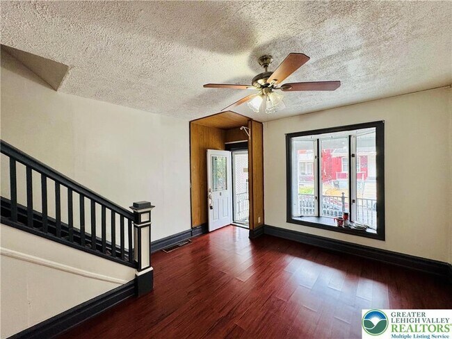 Foto del edificio - 637 N Penn St