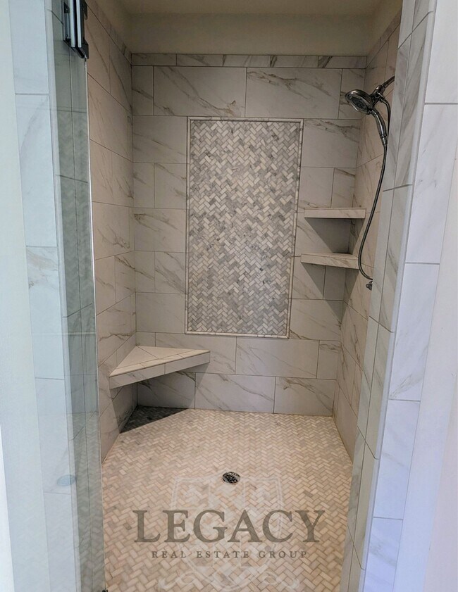 Foto del edificio - 9238 Greensboro Ct