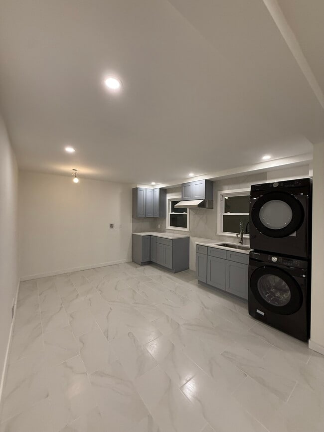 Foto del edificio - 476 Willow Rd W