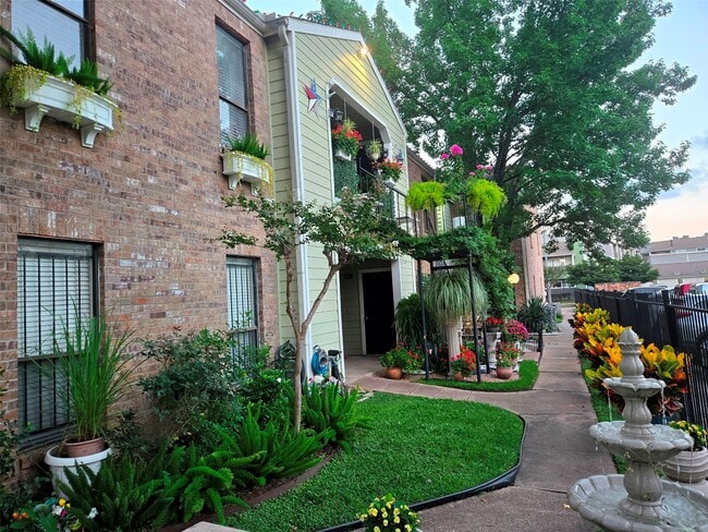 Building Photo - 6602 Harbor Town Dr