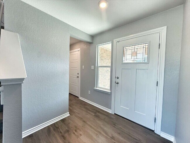 Foto del edificio - Immaculate Two Story Home in Legend Point Just Minutes from IH-35, shopping and area school!