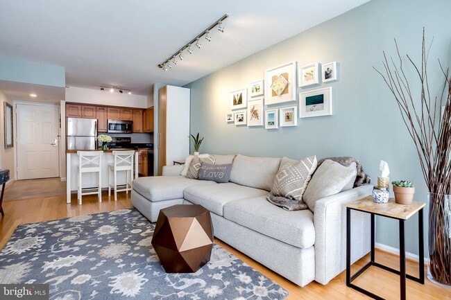 Photo - 1001 N Randolph St Apartment