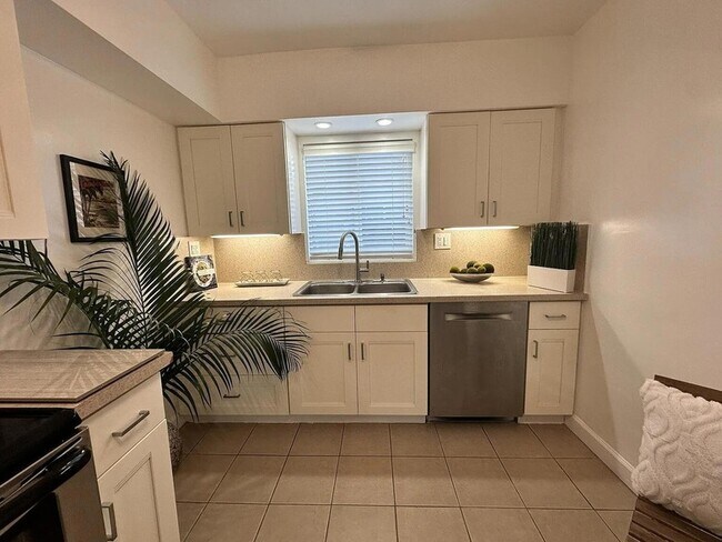 Foto del edificio - 950 E Dayton Cir