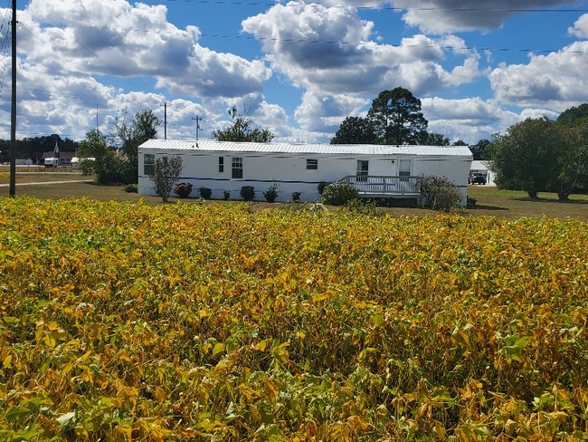 Building Photo - 2379C US13N