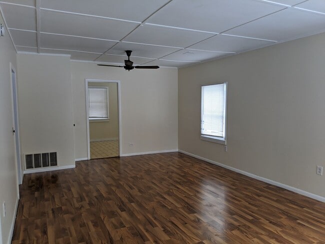 Building Photo - 54 S Sheridan Dr