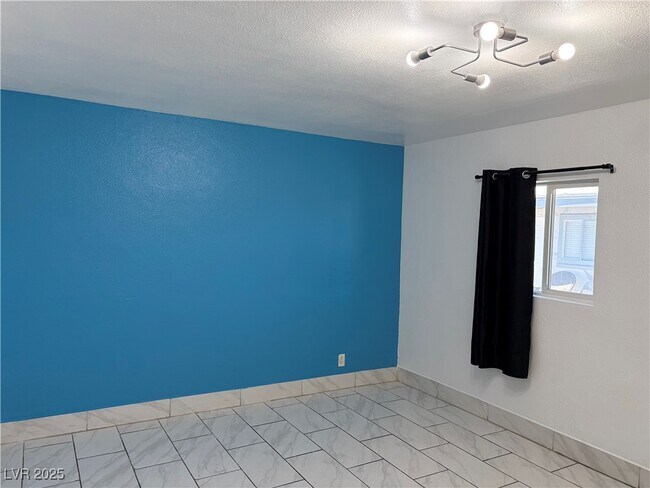 Foto del edificio - 246 W Philadelphia Ave