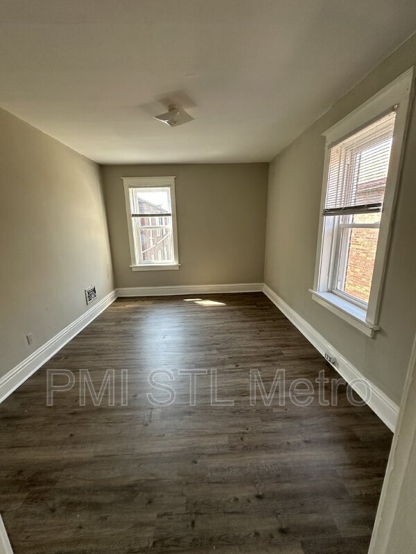 Foto del edificio - 3900 Dunnica Ave