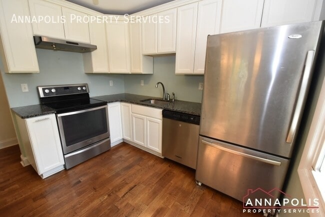Building Photo - 1750 Aberdeen Cir