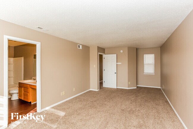 Foto del edificio - 737 Fern St