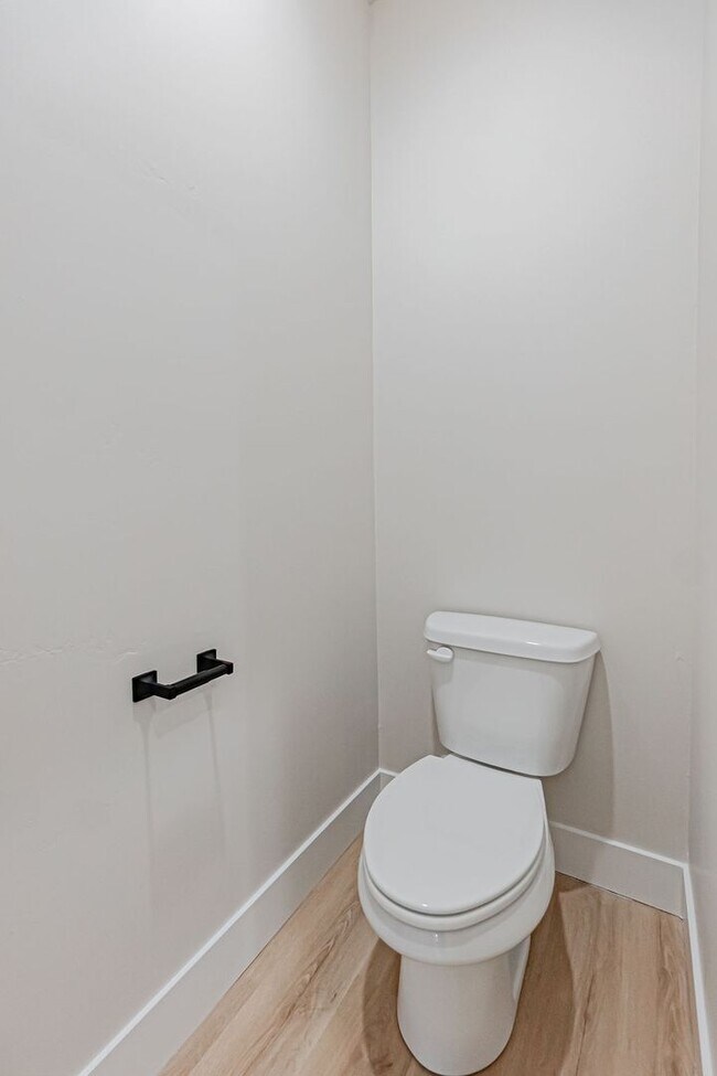 Building Photo - BRAND NEW TOWNHOME IN SUGAR CITY 3 BED 2.5 BATH AND 2 STALL GARAGE.