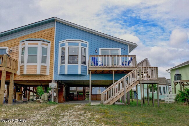 Foto del edificio - 211 Coastal Dr