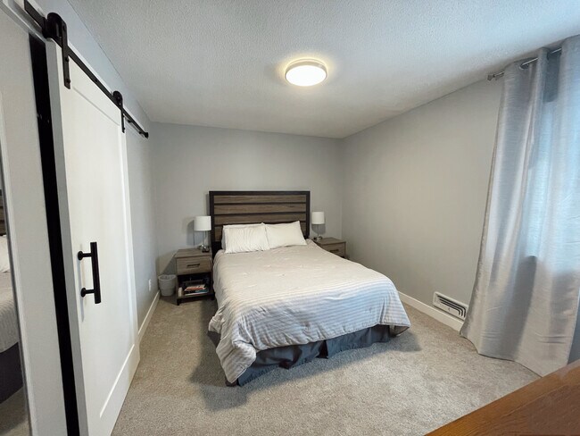 Foto del edificio - 3280 Lower 150th St W