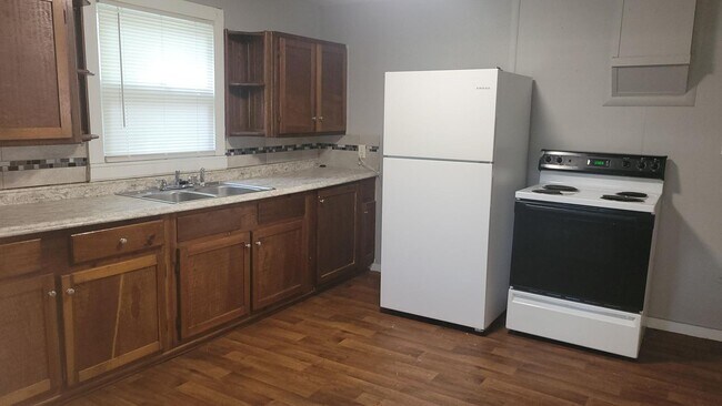 Foto del edificio - PRE-LEASING!! Two Bedroom/ One Bathroom House